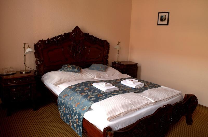 Hotel Na Kafkove اوسترافا المظهر الخارجي الصورة