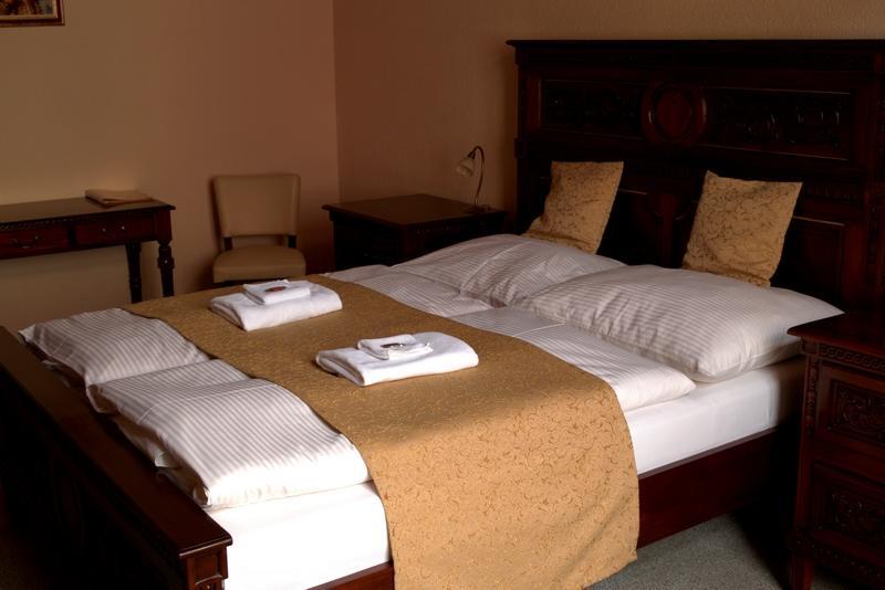 Hotel Na Kafkove اوسترافا المظهر الخارجي الصورة