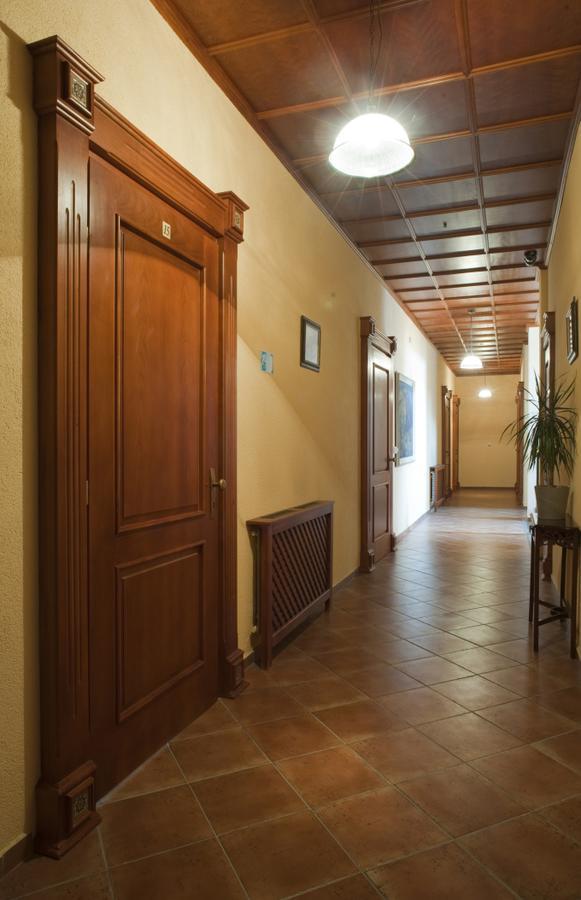 Hotel Na Kafkove اوسترافا المظهر الخارجي الصورة